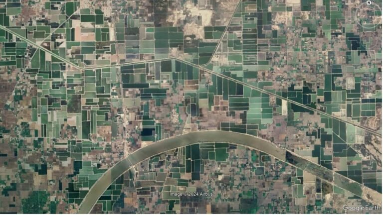 Google Earth image showing part of the Muzaffargarh fish farming cluster in Punjab, Pakistan